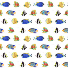 Obraz premium hand drawn watercolor seamless pattern with colorful tropical fish on white background. design for textile, cloth, wrapping paper