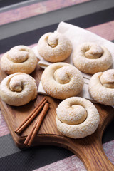 Snail sugar cookies with cinnamon