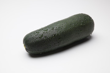 Calabacín fresco, recién cogido del huerto, preparado para ser consumido. Con el calabacín podemos hacer tortillas, podemos hacer verduras o bien pistos y sanfainas.