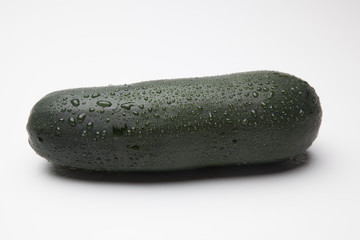 Calabacín fresco, recién cogido del huerto, preparado para ser consumido. Con el calabacín podemos hacer tortillas, podemos hacer verduras o bien pistos y sanfainas.