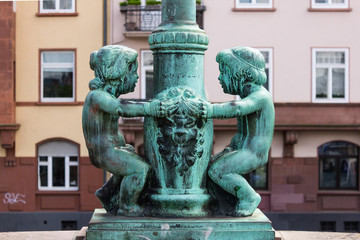 Piccole statue a Francoforte - Germania