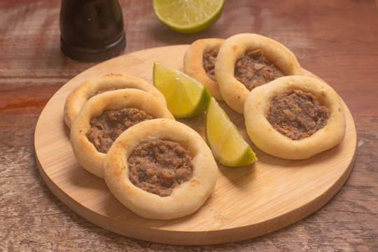 「ラフマジュン」の写真素材 1,891件の無料イラスト画像 Adobe Stock