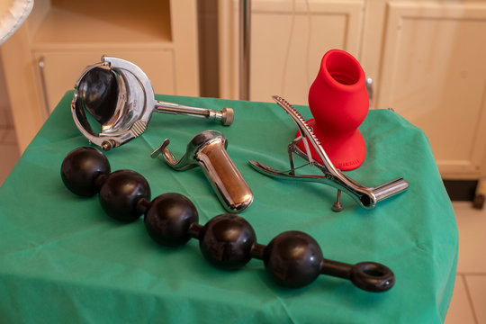 Doktorspiele BDSM Spekulum Untersuchung
