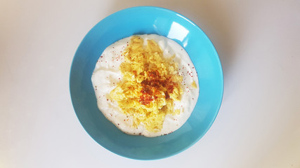 Fried Eggs with Yoghurt