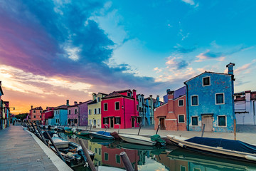 Fototapeta na wymiar The colourful Burano in Italy at dawn