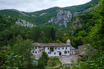 Fototapeta na wymiar Beautiful old Cerepis monastery in Bulgaria