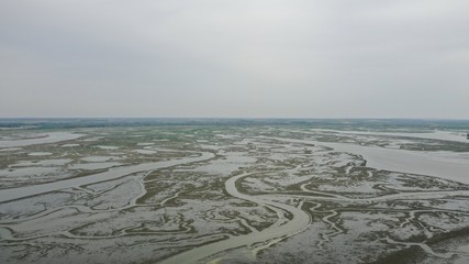 Fototapeta na wymiar vue aérienne de la Baie de Somme