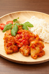 鶏肉のトマト煮込みとバターライス