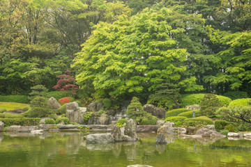 Fototapeta na wymiar Der japanische Garten im Ohori Park in Fukuoka