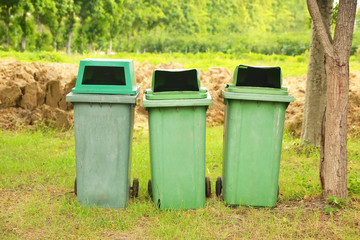old recycle bin in park