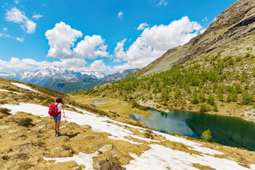 passeggiata primaverile in alta montagna 