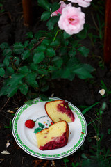 Upside down strawberry cake..style vintage