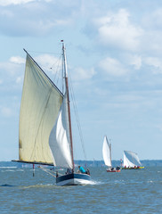 Obraz premium ANDERNOS (Arcachon Basin, Francja), żaglówki na basenie