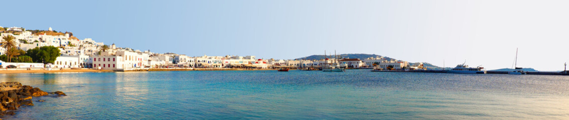 Fototapeta na wymiar panoramic view of the harbor of Mykonos, Cyclades island in the heart of the Aegean Sea