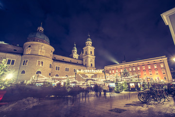Fototapeta na wymiar Christmas market in Salzburg, Austria