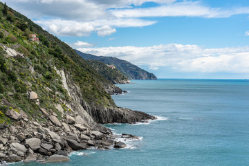 Fototapeta premium Küste von Cinque Terre von Vernazza aus gesehen