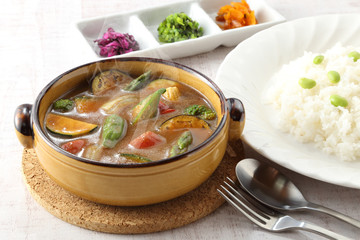 夏野菜カレー　三種の薬味付き