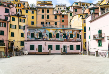 Wandmalereien im Zentrum von Riomaggiore