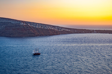 Obraz premium An exploration trip to Santorini