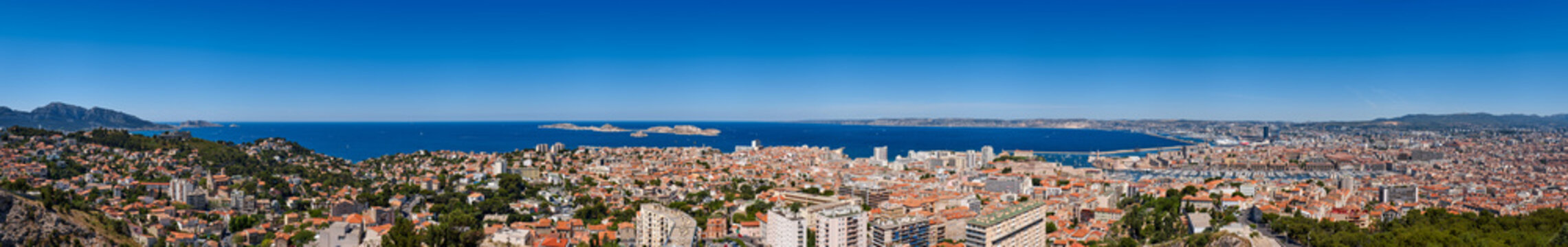 France, Bouches-du-Rhône (13), Marseille harbor. Panoramic summer view including Bompard, Endoume and Vieux Port with the Mediteranean Sea and the Frioul archipelago. Europe