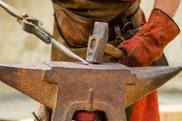 le travail du forgeron