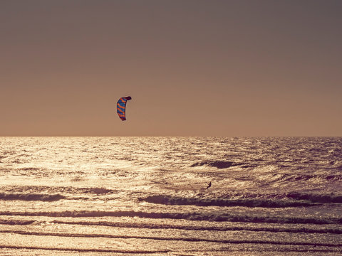 France, Contis Plage, kite surfer
