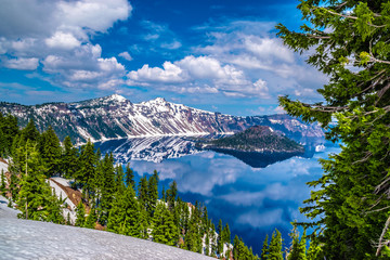 Beautiful Morning Hike Around Crater Lake in Crater National Park in Oregon © Jeremy Janus