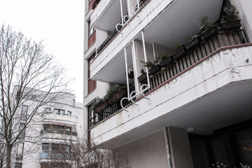 Obraz premium Close up image of old housing (apartment) in downtown Berlin, Germany.