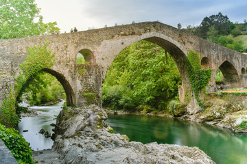 Fototapeta na wymiar Cangas de Onis Bridge, Asturias Spain
