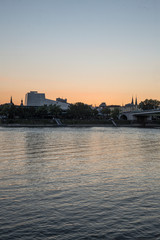 Obraz premium Skyline in the solar setting over the Rhine to Bonn