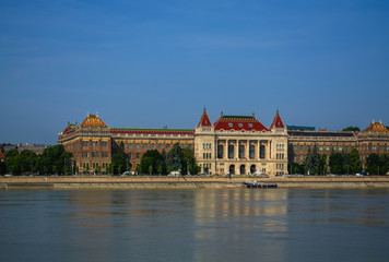 Fototapeta premium 10.06.2019. Hungary, Budapest. Beautiful view since morning of the Danube river and the right coast of the city of Buda.