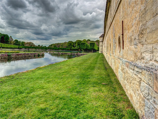 vue du ch&acirc;teau de Villarceaux dans le Val d'Oise en France