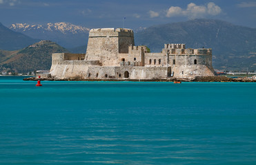 Fototapeta na wymiar Venezianische Festung Bourtzi, Hafen von Nafplio, Argolis, Peloponnes, Griechenland.