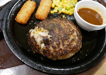 チーズインハンバーグ