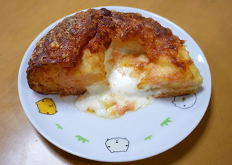 とろーりチーズパン