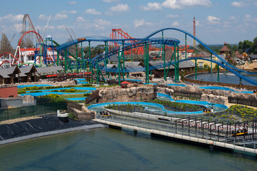 Fototapeta View on the amusement park obraz