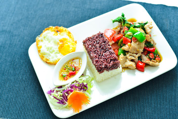 pad kapao with eggs