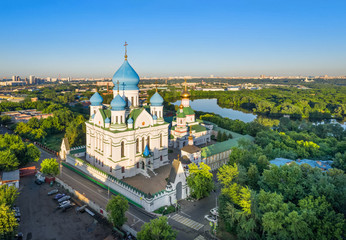 Widok z lotu ptaka Nikolo-Perervinsky monaster w Moskwie, Rosja - obrazy, fototapety, plakaty