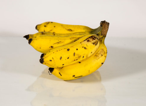 BANANA (Kancha Kola) also known as Anaaji Kola in Bangladesh, is the most commonly found plantain in our country.
