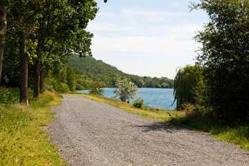 ein Weg am See in Vienenburg
