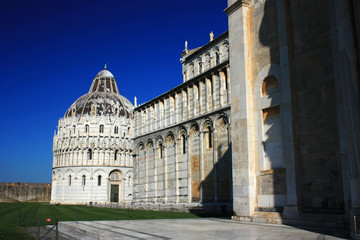 Fototapeta na wymiar The ancient building of the Baptistery in Pisa, Italy
