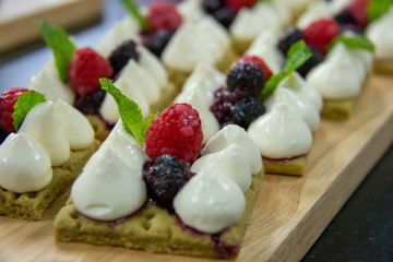  delicious green tea cheese tart with berry