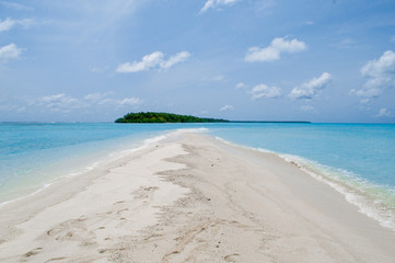Fototapeta na wymiar beach and sea maldivien Isle
