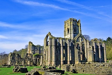 Fototapeta na wymiar Blue sky thinking at Fountain's Abbey, North Yorkshire, England