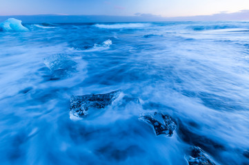 Jokulsarlon beach, Vatnatjokull glacier, Southern Iceland, Iceland, Europe