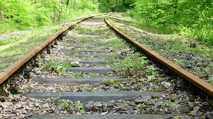 Obraz premium Alte Eisenbahnschienen, veraltet, ungenutzt