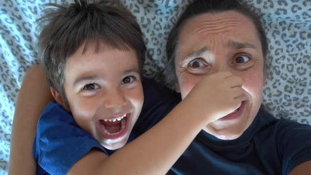 4K Selfie child makes his mother mad by tearing away her nose 