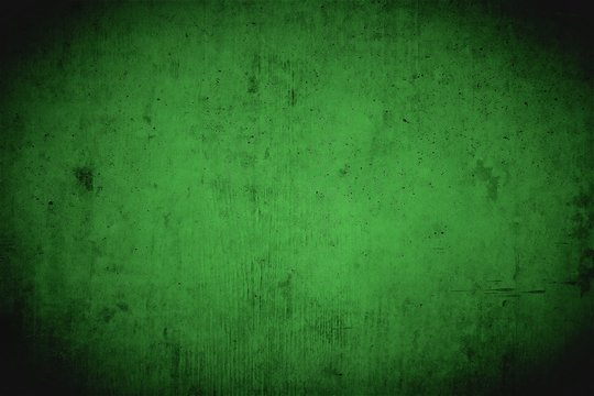 gr&uuml;ne betonwand hintergrund mit dunklen vignetten ecken und rauen und rissigen strukturen im industrial design, gr&uuml;ne Textur Wand. Horror Grafik.
