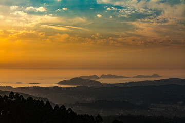 Naklejka premium sunset in mountains