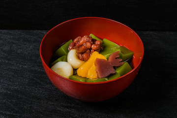 和菓子　日本　beans and cubes of agar Japanese sweets